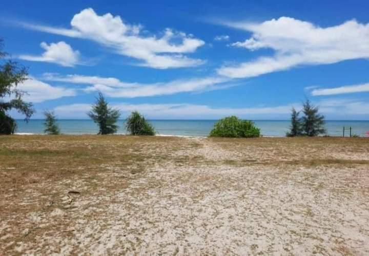 Alfaruqi Homestay Seaview 8 Kuantan Exterior photo