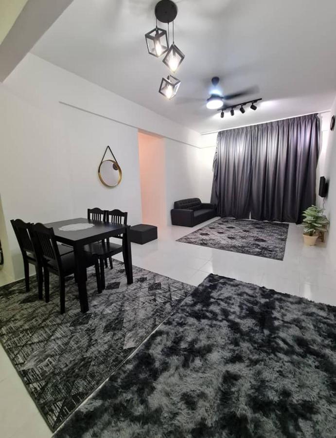 Alfaruqi Homestay Seaview 8 Kuantan Exterior photo